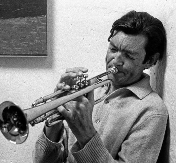 O trompetista argentino Julio Cortázar, escritor nas horas vagas