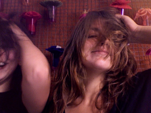 Autumn, ao lado esq. de Kitty