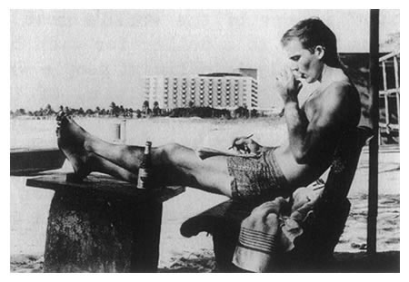 Hunter Thompson dando duro em seu escritório em Puerto Rico