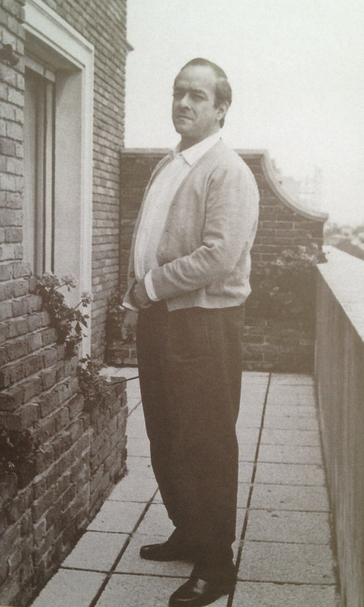 Vinicius em sua casa na Califórnia, nos anos 40