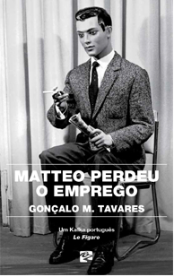 Indo pelo caminho mais fácil, a Foz usa a mesma capa da primeira edição do livro, criada pela Porto - infelizmente sem as imagens internas (manequins)